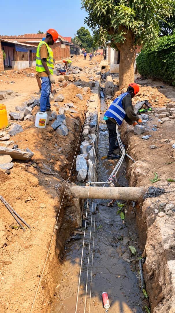 Ingénieur travaillant sur un chantier de construction
